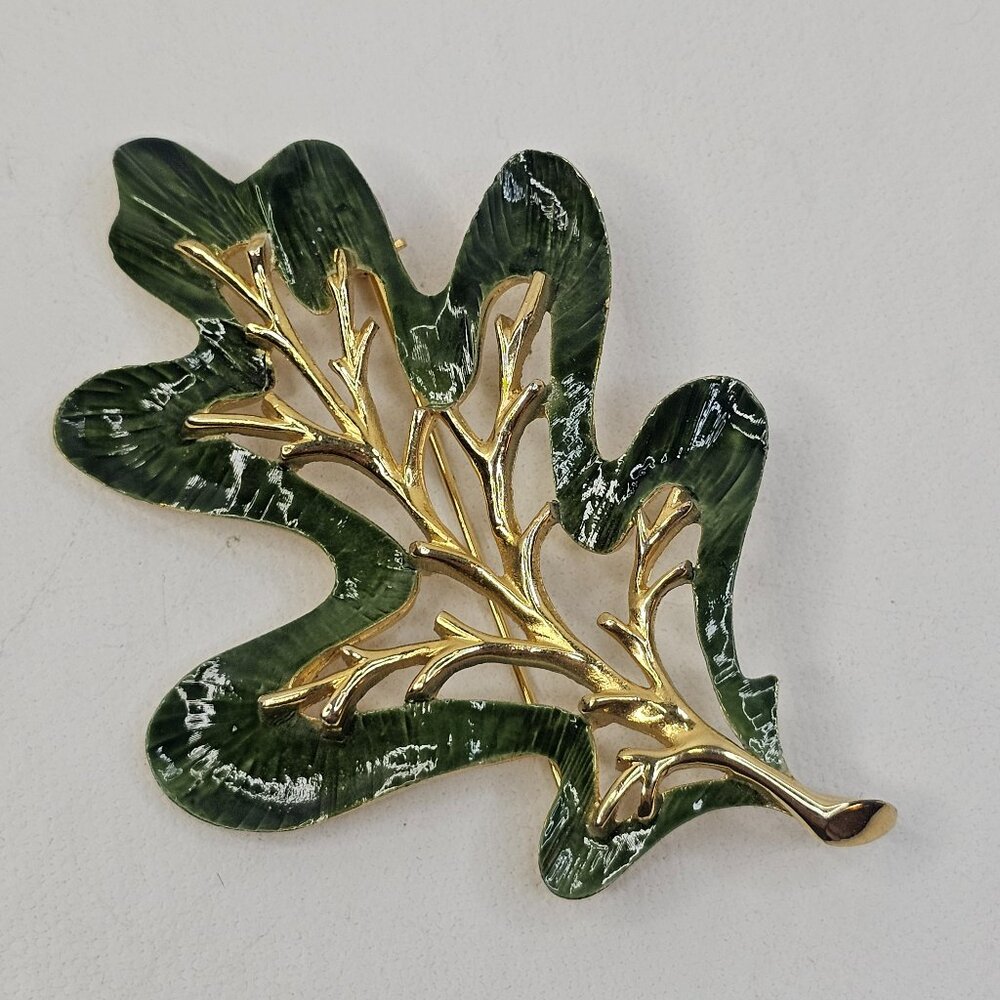 Sarah Coventry Leaf Brooch Green Enamel Gold Tone Metal Open Vintage Jewelry Pin